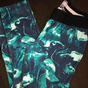 Soffe dry fit Capri leggings